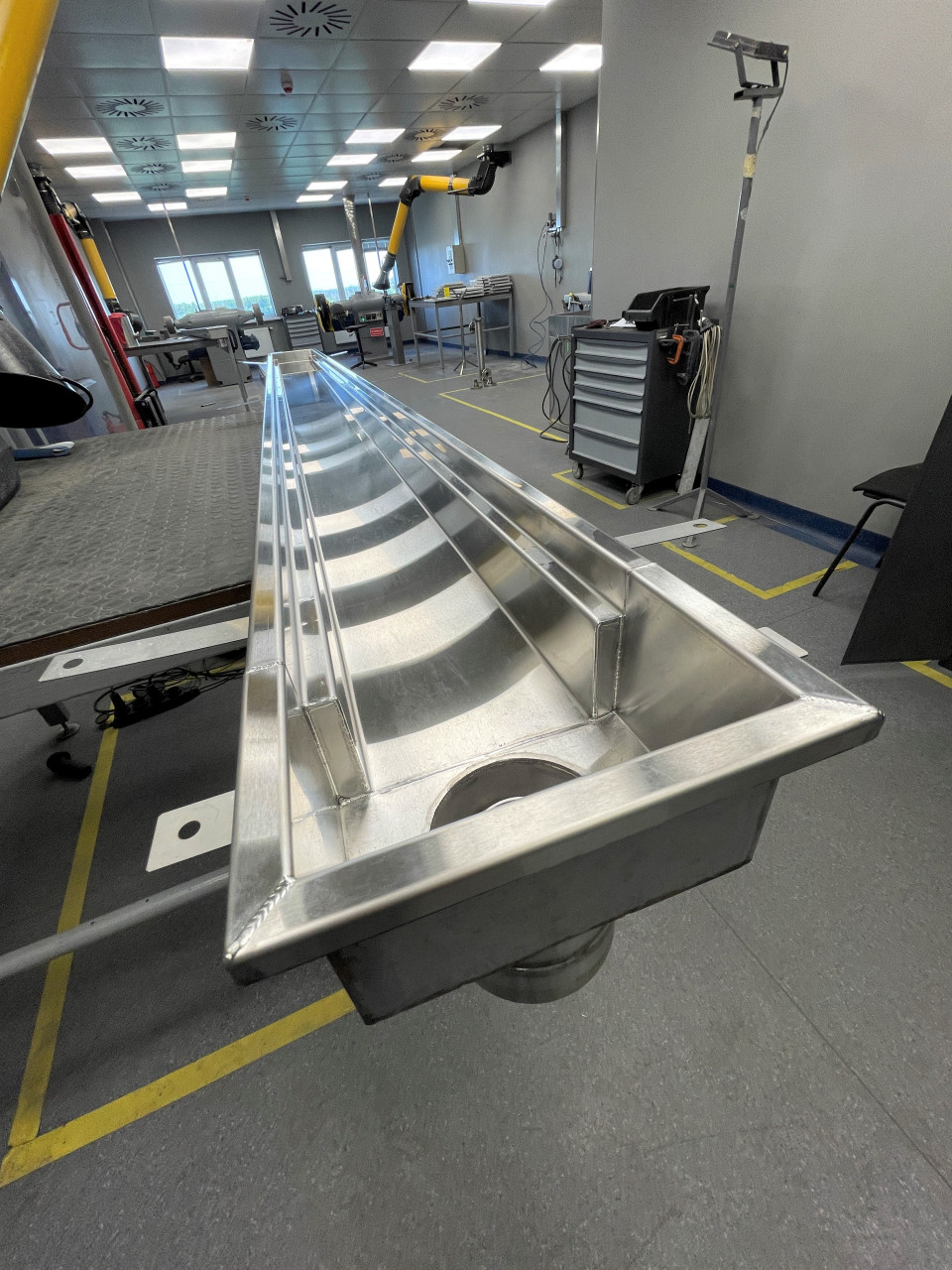 Трап промисловий з нержавіючої сталі AISI 304 300 х 3000 мм